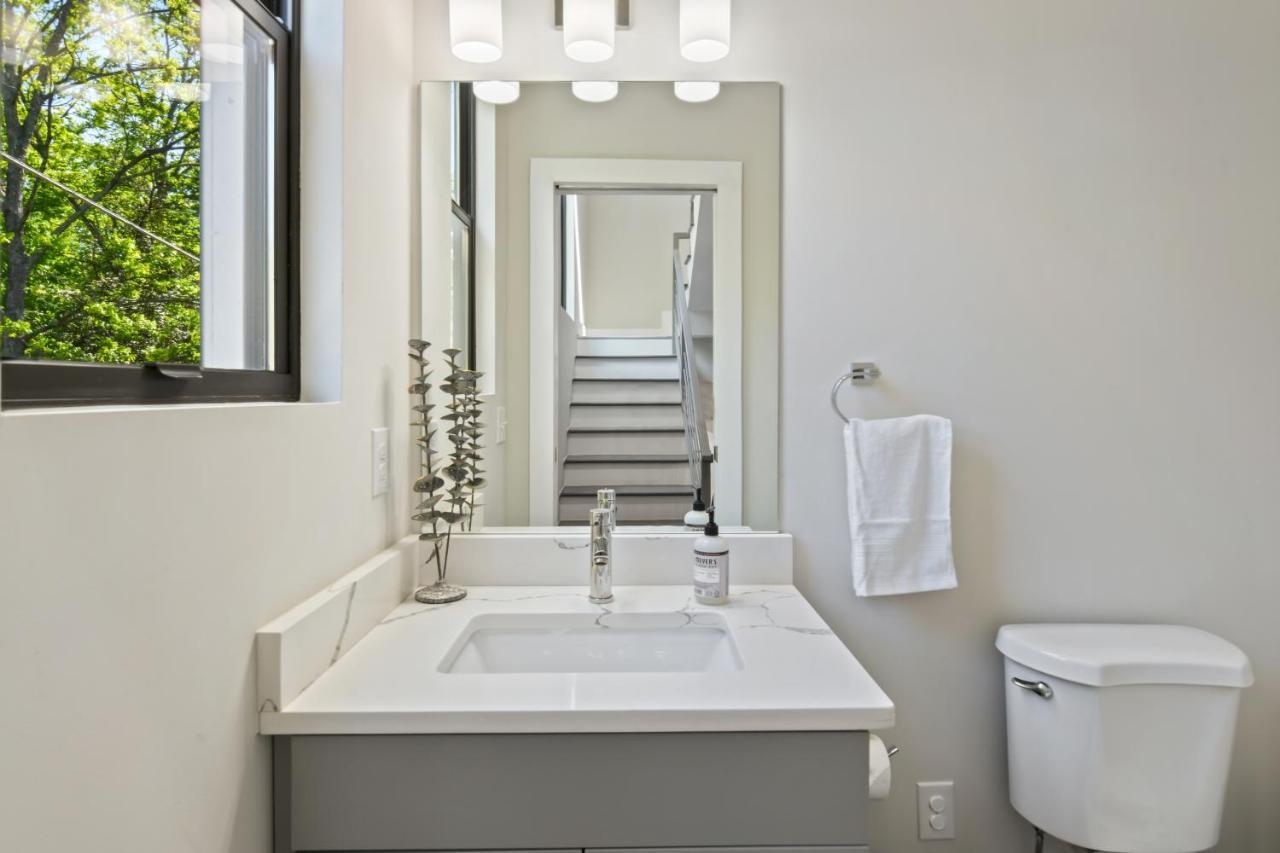 The Red Door - Ultra Modern Atlanta Home - Designedbydom Buitenkant foto